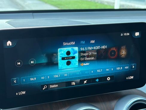 Used 2021 Mercedes-Benz GLC 300 4MATIC image 24