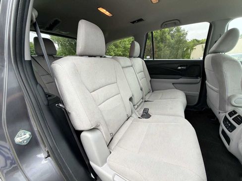 Used 2021 Honda Pilot EX image 17