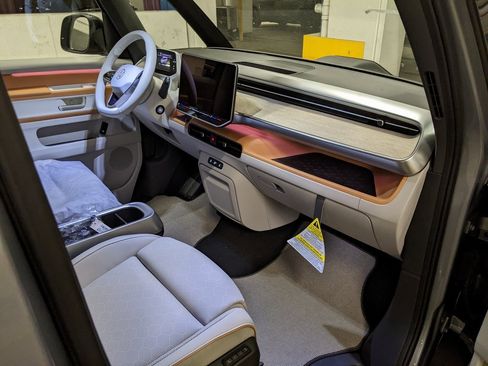 New 2025 Volkswagen ID. Buzz 1st Edition image 21