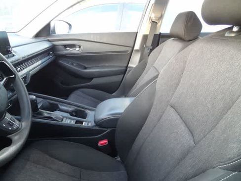 Used 2023 Honda Accord EX image 6