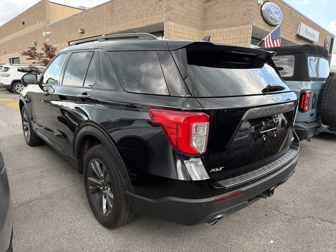 Used 2023 Ford Explorer XLT w/ Equipment Group 202A AWD/4WD image 5