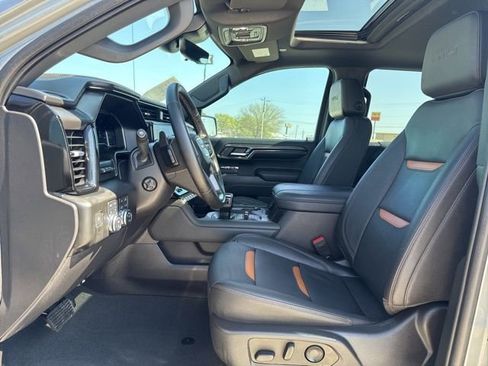 Used 2023 GMC Sierra 1500 AT4 w/ AT4 Premium Package image 2