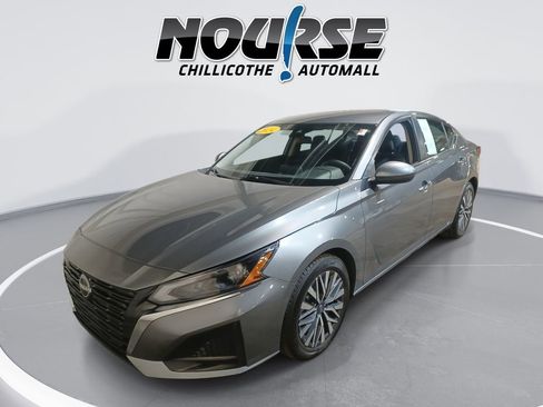Used 2024 Nissan Altima 2.5 SV image 1