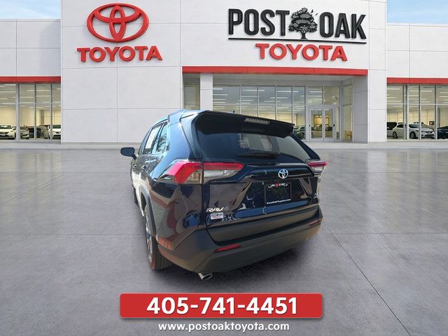 Used 2025 Toyota RAV4 XLE Premium AWD/4WD image 4
