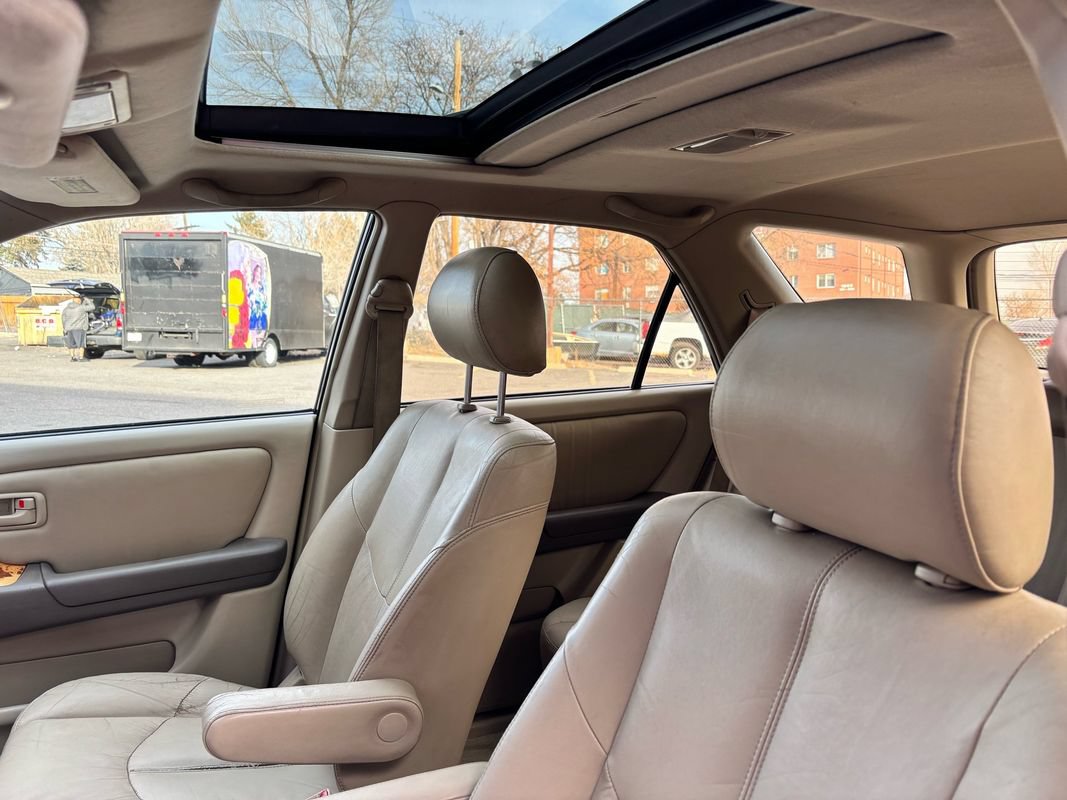 Used 2000 Lexus RX 300 w/ Limited Pkg FWD image 15