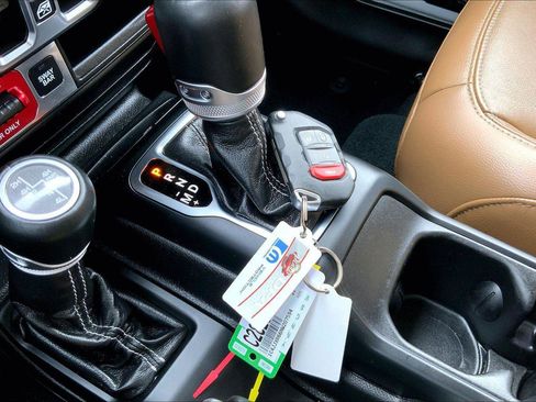 Certified 2022 Jeep Wrangler Unlimited Rubicon 4xe w/ Cold Weather Group image 12