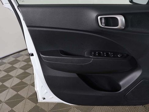 Certified 2024 Hyundai Venue SEL FWD image 20