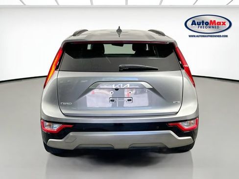 Used 2023 Kia Niro EX Touring FWD image 8