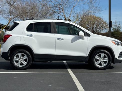Used 2018 Chevrolet Trax LT w/ LT Convenience Package image 10