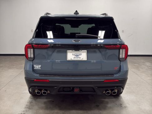 Used 2025 Ford Explorer ST image 7