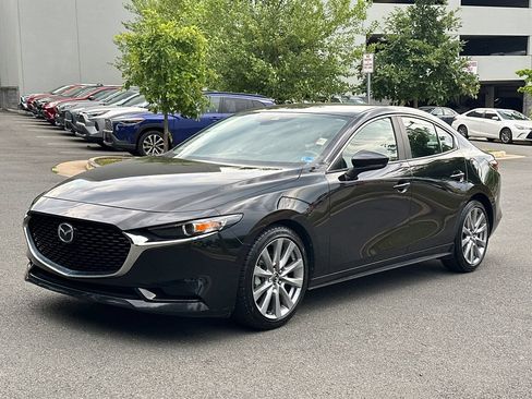 Used 2019 MAZDA MAZDA3 Sedan w/ Select Package FWD image 2