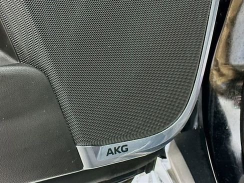 Used 2023 Cadillac Escalade ESV Premium Luxury image 20