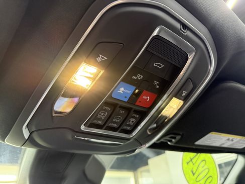 Used 2024 Jeep Wagoneer Series II image 19