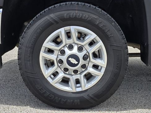 Used 2023 Chevrolet Silverado 2500 LT w/ Fleet Comfort Package AWD/4WD image 12