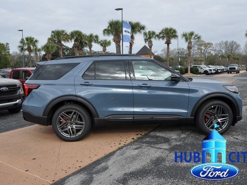 New 2026 Ford Explorer ST w/ Sun And Sound Package image 6