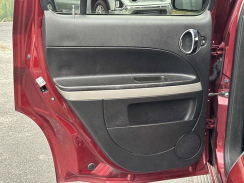Used 2008 Chevrolet HHR LT w/ Sun and Fun Edtion Package image 13