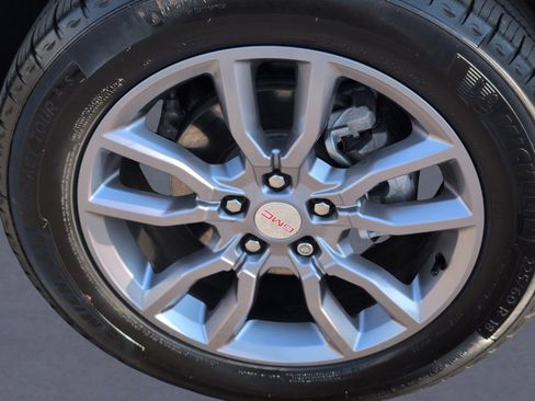 Used 2024 GMC Terrain SLT w/ Infotainment Package II image 40