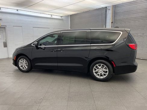 New 2026 Chrysler Voyager LX FWD image 5