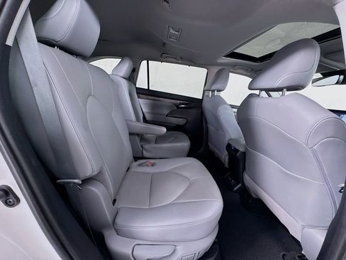 Used 2020 Toyota Highlander Limited image 28