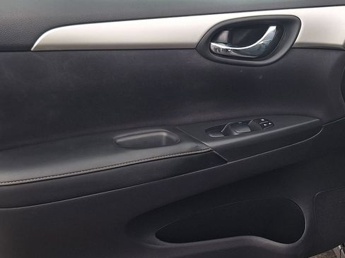 Used 2016 Nissan Sentra S FWD image 10