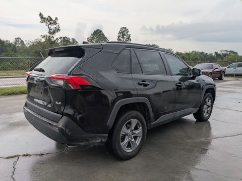 Used 2022 Toyota RAV4 XLE FWD image 4