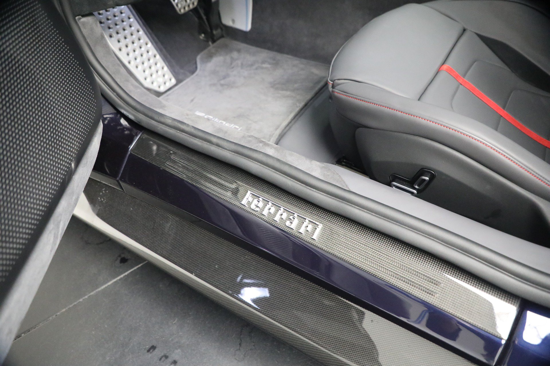 Used 2025 Ferrari 12Cilindri RWD image 20