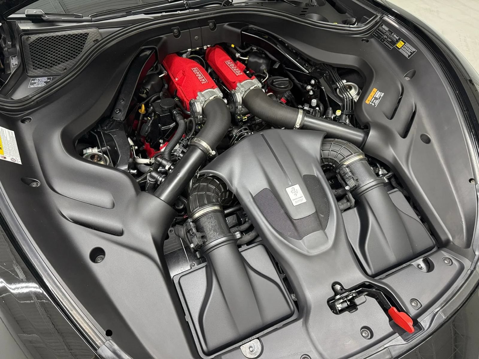 Used 2025 Ferrari Roma Spider RWD image 50