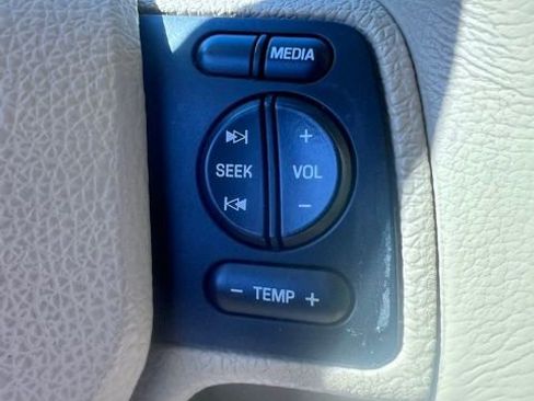 Used 2007 Ford Explorer Sport Trac Limited image 11