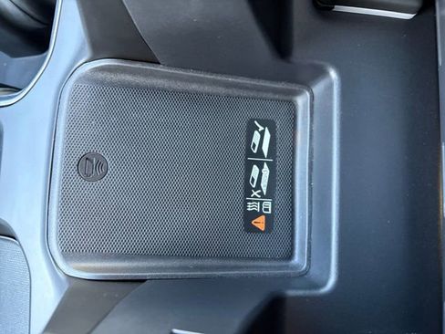 Used 2022 GMC Sierra 1500 SLT w/ SLT Convenience Package image 27