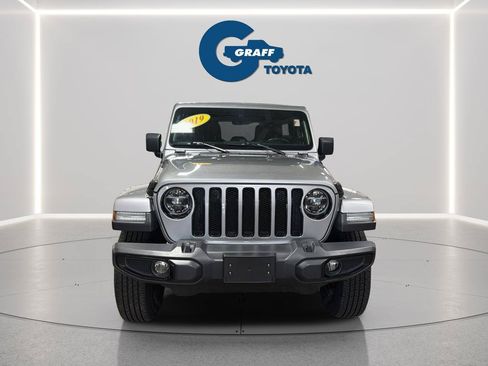 Used 2019 Jeep Wrangler Unlimited Sahara AWD/4WD image 2