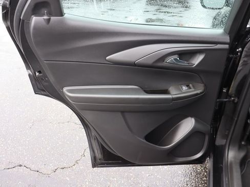 Used 2023 Chevrolet TrailBlazer LS image 24