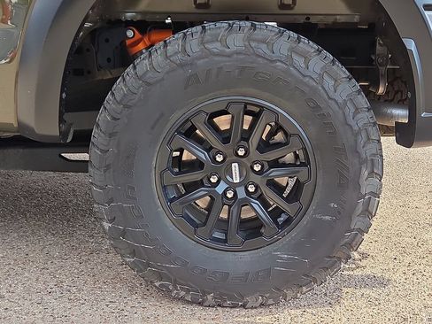 Used 2025 Ford F150 Raptor AWD/4WD image 13
