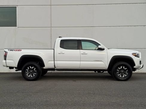 Certified 2023 Toyota Tacoma TRD Off-Road w/ Technology Package AWD/4WD image 8