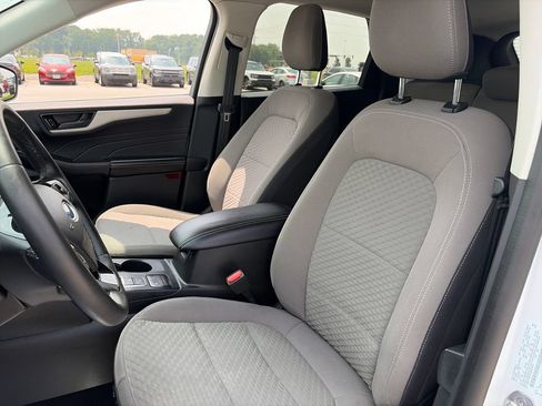 Used 2022 Ford Escape SE w/ Cold Weather Package AWD/4WD image 16