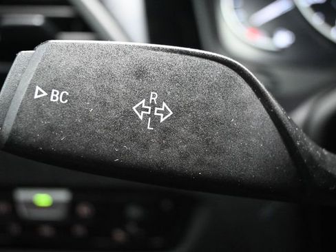 Used 2020 BMW 330i xDrive Sedan w/ Convenience Package image 28