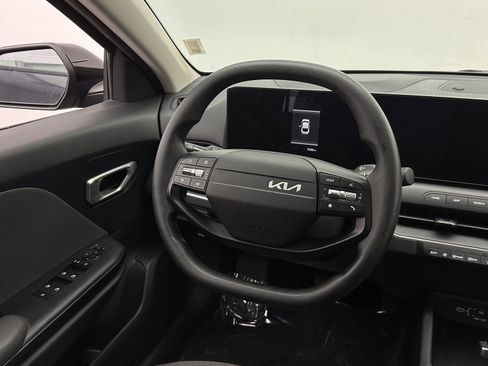 Used 2025 Kia K4 LX image 24