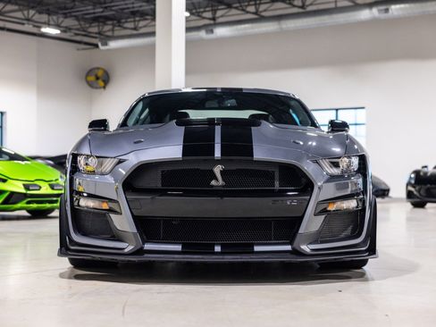 Used 2022 Ford Mustang Shelby GT500 w/ Carbon Fiber Track Pack RWD image 2