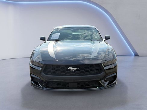 Used 2025 Ford Mustang Premium image 8