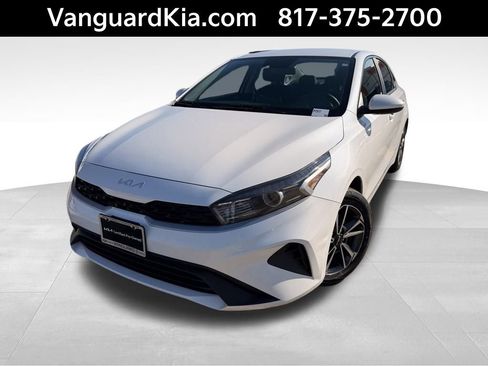 Certified 2023 Kia Forte LXS image 1