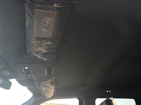 Used 2025 Ford F250 Lariat w/ Tremor Off-Road Package image 19