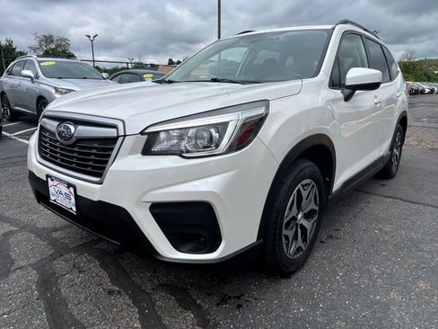 Used 2019 Subaru Forester Premium AWD/4WD image 1