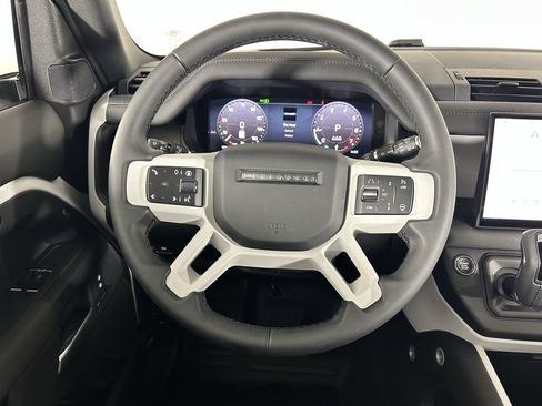 Used 2025 Land Rover Defender 90 S AWD/4WD image 13