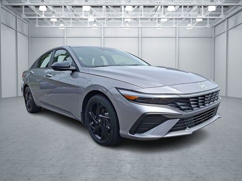 Certified 2026 Hyundai Elantra Sport FWD image 6