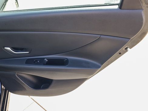 Used 2021 Hyundai Elantra SEL image 21