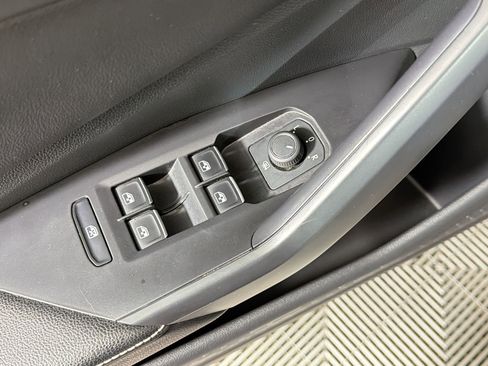 Used 2025 Volkswagen Jetta Sport FWD image 11