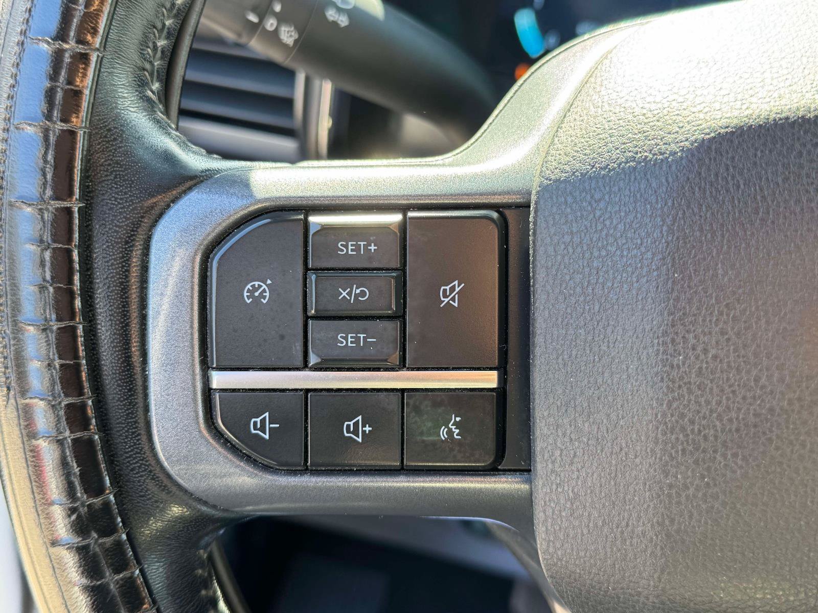 Used 2023 Ford F350 Lariat w/ Snow Plow Prep Package AWD/4WD image 19
