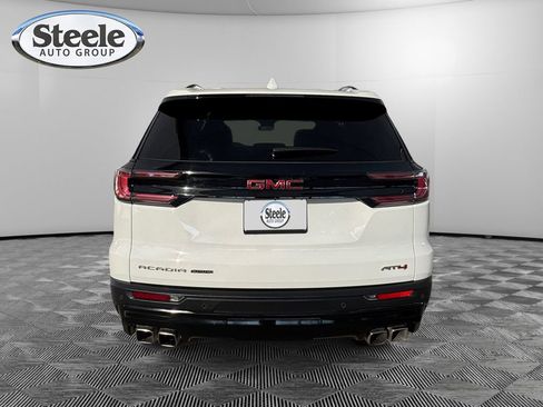 Used 2024 GMC Acadia AT4 w/ Luxury Package image 4