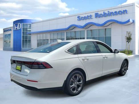 Certified 2023 Honda Accord EX image 4
