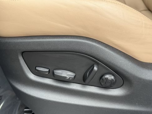 Certified 2024 Porsche Cayenne Coupe image 27