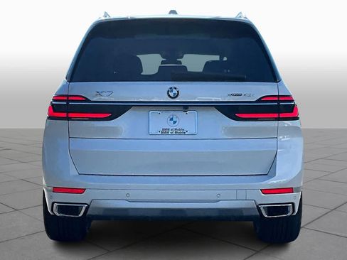 Used 2026 BMW X7 xDrive40i image 4